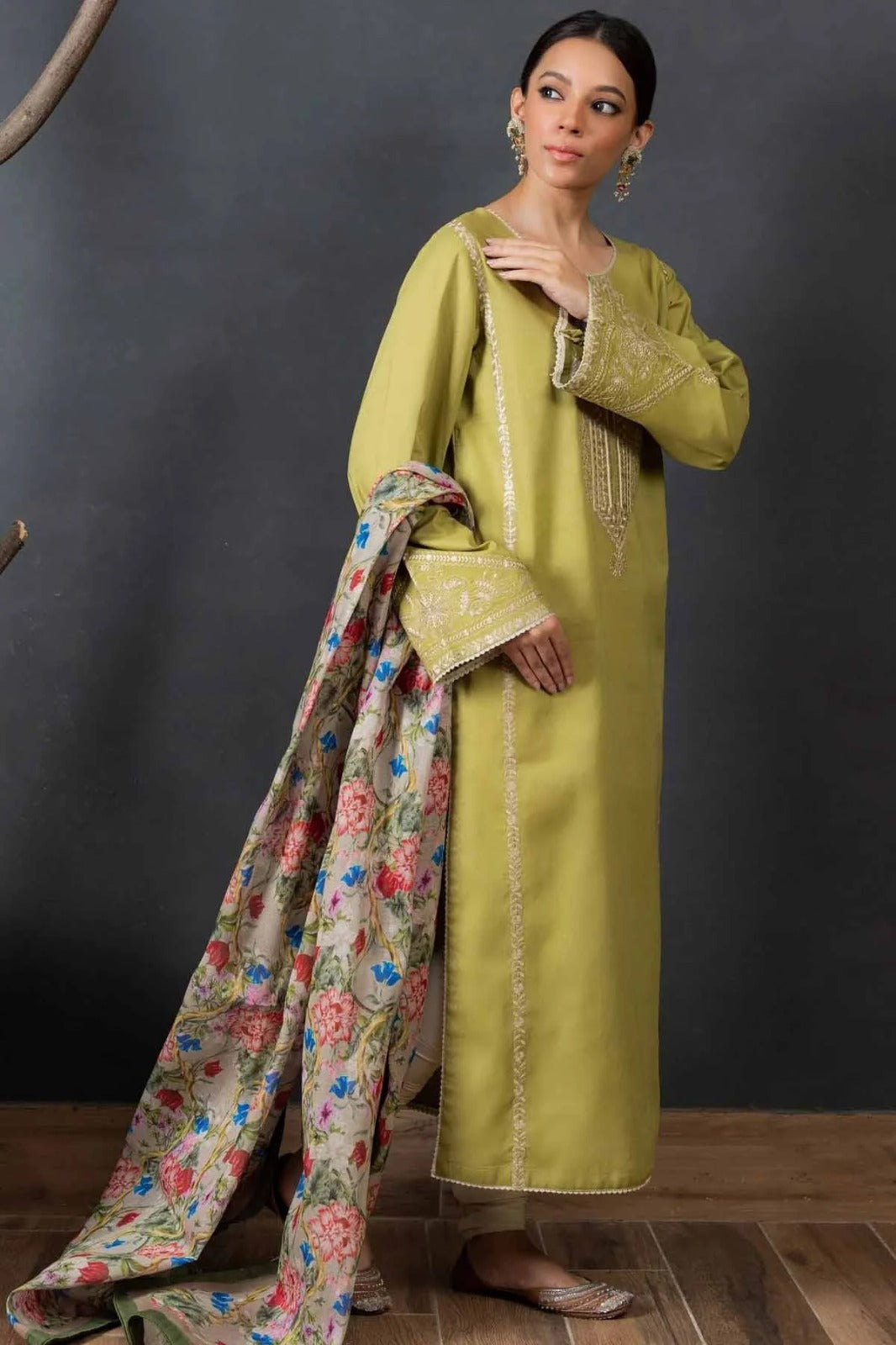 sapphire  Embroidered lawn Three Piece sp-36